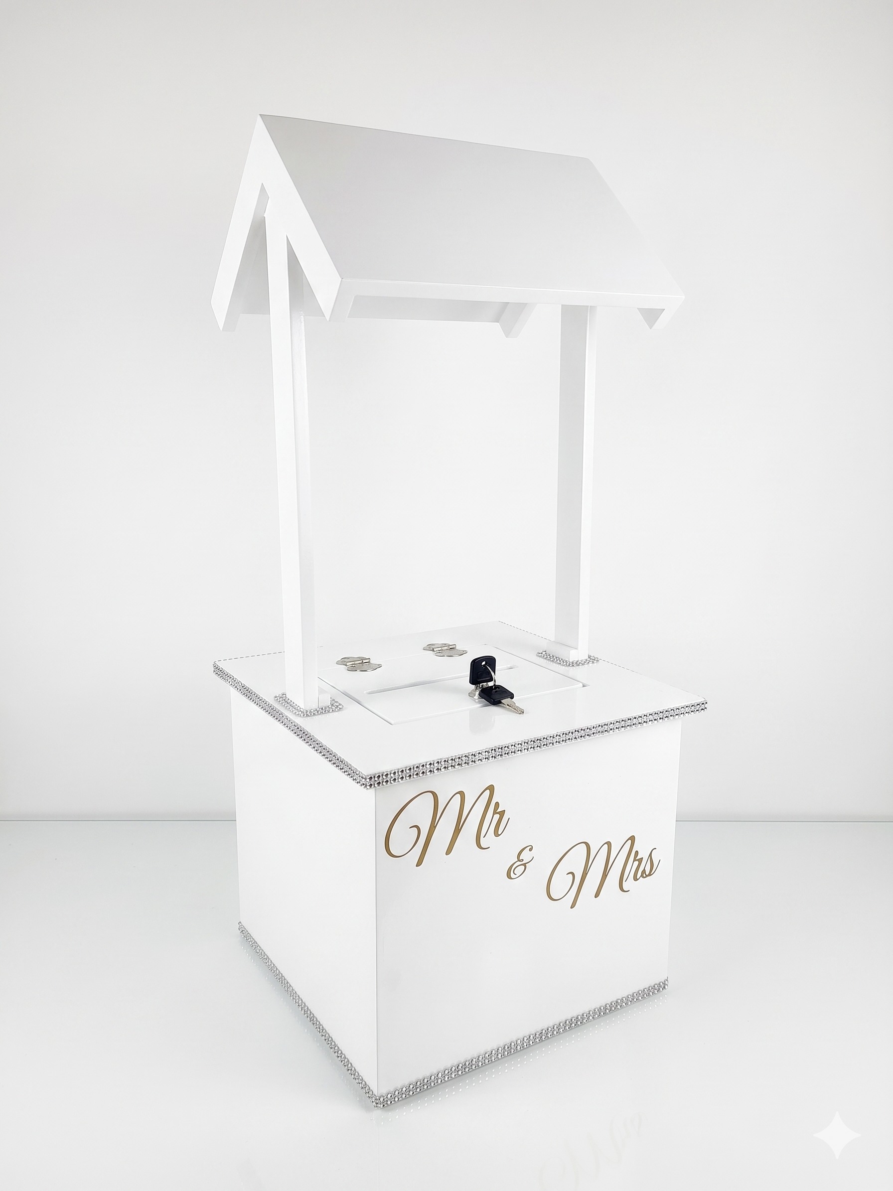 modern-white-acrylic-wedding-wishing-well-hire-melbourne-mux-events