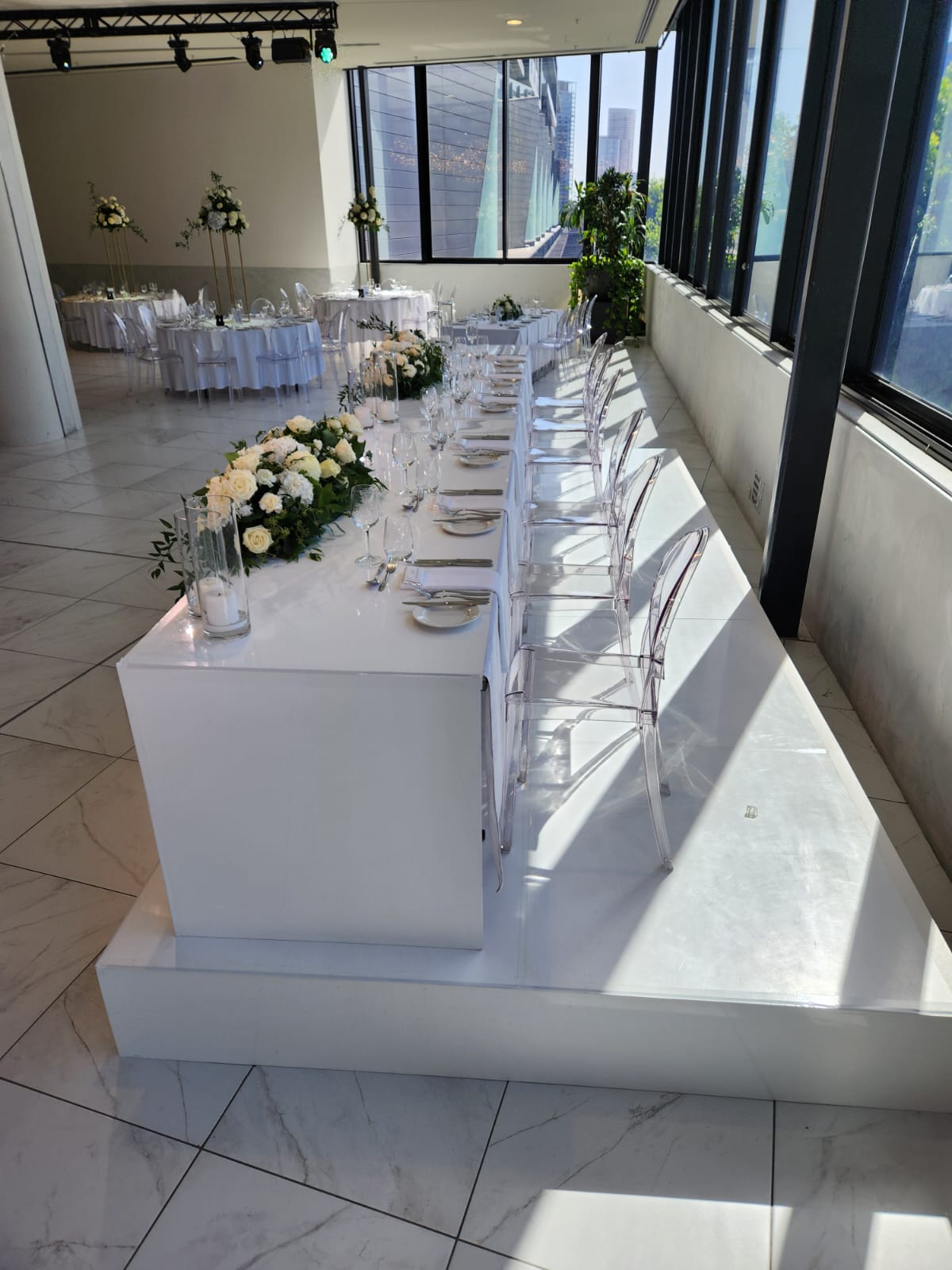 White bridal table - Image 3